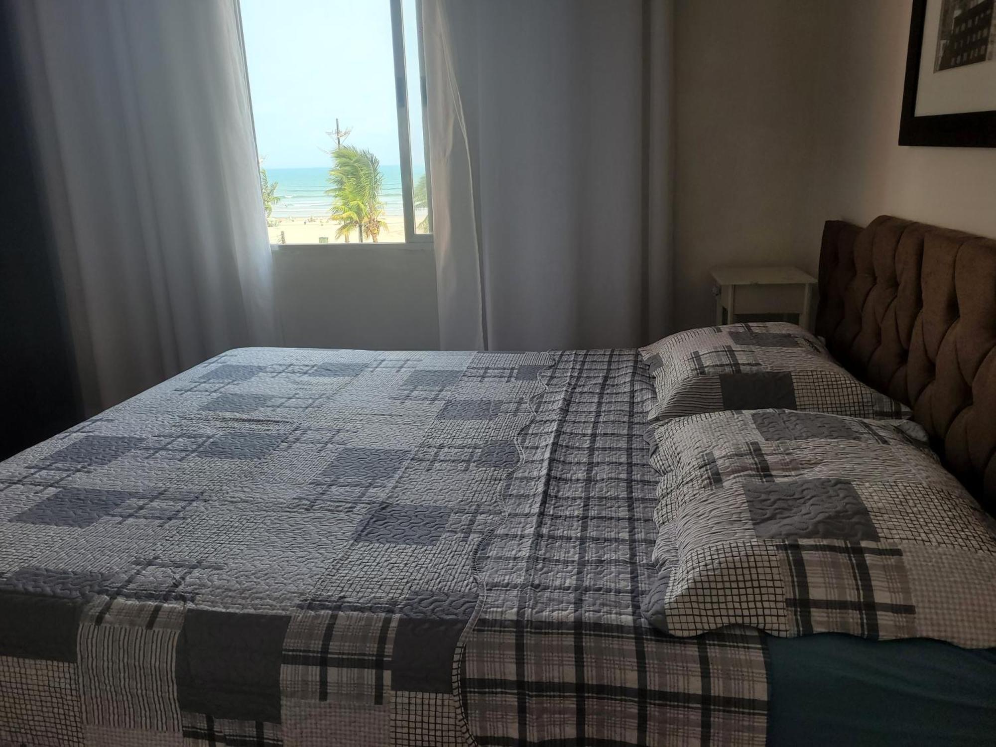 Tupi Vista Mar Ii: Beachfront With Wi-fi And Parking Praia Grande (Santos)